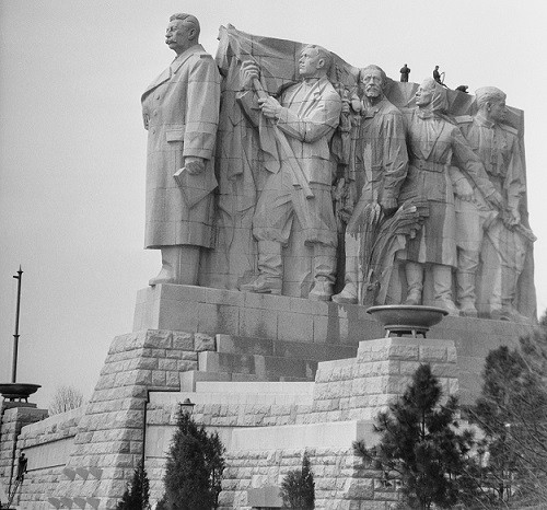 stalinuv-pomnik-1.jpg